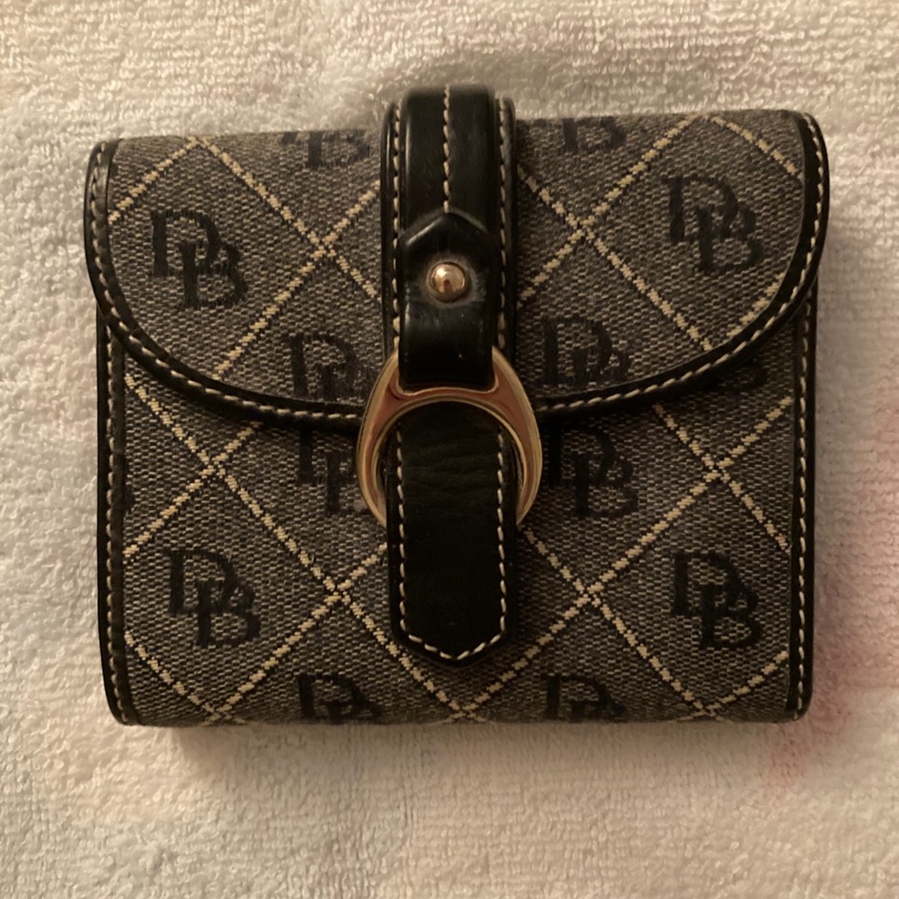 Dooney and Bourke wallet